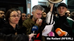 დასის განცხადება კახა კინწურაშვილმა წაიკითხა.