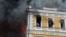 Триває рятувальна операція і гасіння пожежі