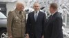 Президентът Румен Радев (в средата), министърът на отбраната Красимир Каракачанов (вдясно) и началникът на отбраната Андрей Боцев