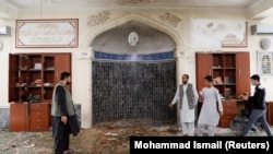 Кабул, в этой мечети 12 июня жертвами взрыва стали десять человек