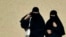 Adversarii portului vălului islamist spun că ar fi nepotrivit mai ales din punctul de vedere al siguranței publice.