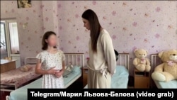 Вивезена Росією дівчинка у дитячому закладі, ймовірно, на окупованій территорії Донеччини