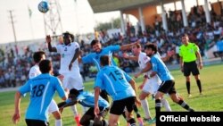 Tajikistan -- Tajik football players (Istiqlol and Ravshan teams), 26Sep2016