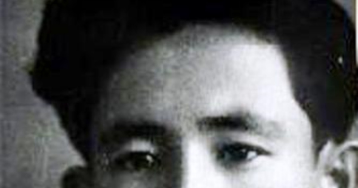 Төрт аяғында жалаңаш семіз әйел