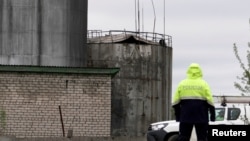 Rezervoarele de petrol Rezekne, Letonia, avariate după căderea unor drone ucrainene, 7 mai 2026.
