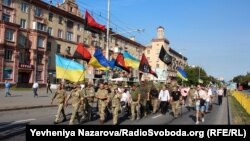 Понад дві тисячі городян пройшлися центральним проспектом від бульвару Шевченка до майдану Героїв революції