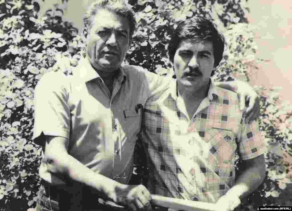 Baba Annanow öz ogly aktýor hem kinorežissýor Kerim Annanow bilen