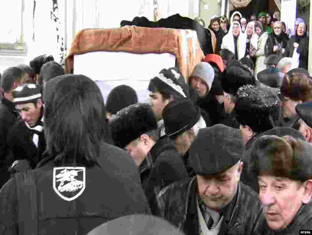 Марги ҳунарпешаи маъруфи тоҷик Фаррухи Қосим