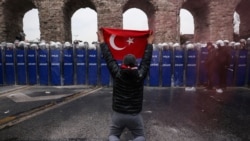 Arrestimi i Imamoglut: Mes akuzave për përndjekje politike, vazhdojnë protestat në Turqi