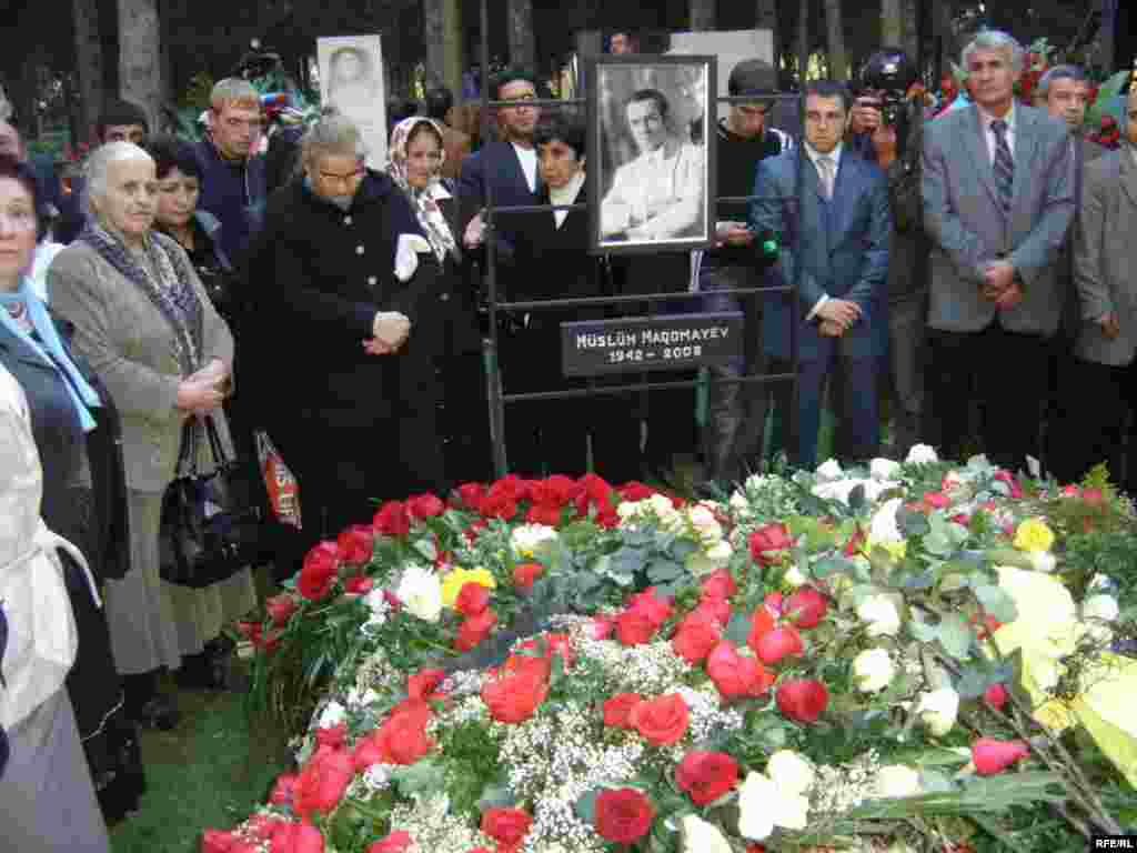 Müslim Maqomayev #15