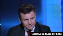 За словами Сергій Марченка, економіка України втратила багато в період війни і втрачає досі. Наприклад, нині Податкова служба спроможна збирати близько 70% довоєнних показників, митниця – близько 30%.