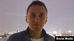 Denis Obrezko a lucrat pentru Serviciul Federal de Securitate al Rusiei și pentru Ministerul Situațiilor de Urgență. 