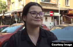 Ana, 26 de ani, București