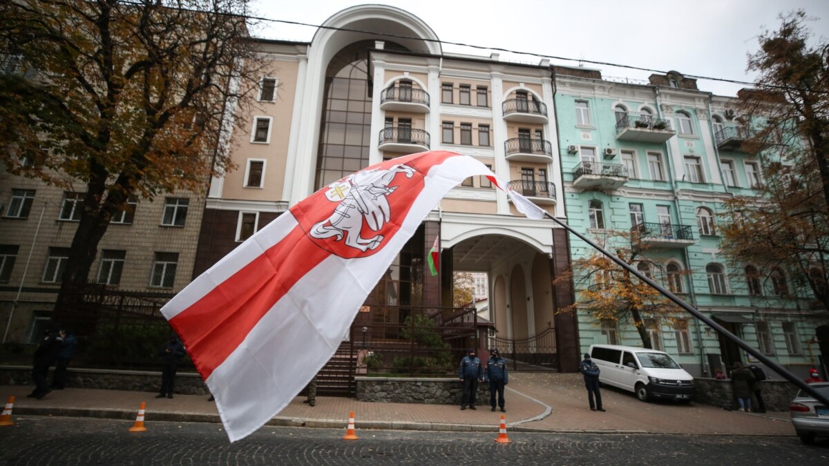 Посольство Білорусі звернулося до МЗС щодо посилення охорони його будівлі в Києві
