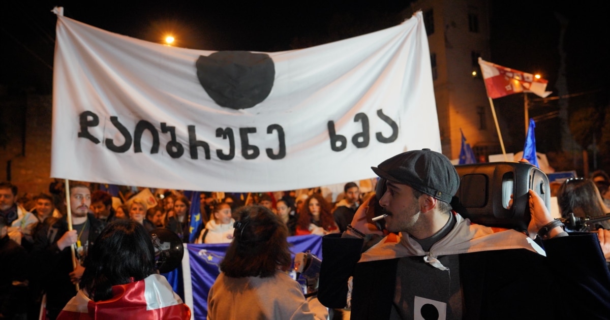 ერთი წელი 26 ოქტომბრიდან – “ოცნება” მარტო პარლამენტში, ოპოზიციის ლიდერები, აქტივისტები ქუჩასა და ციხეში