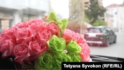 Букет у салоні тролейбуса