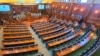 Salla e zbrazët e seancave në Kuvendin e Kosovës, më 9 shtator 2026.