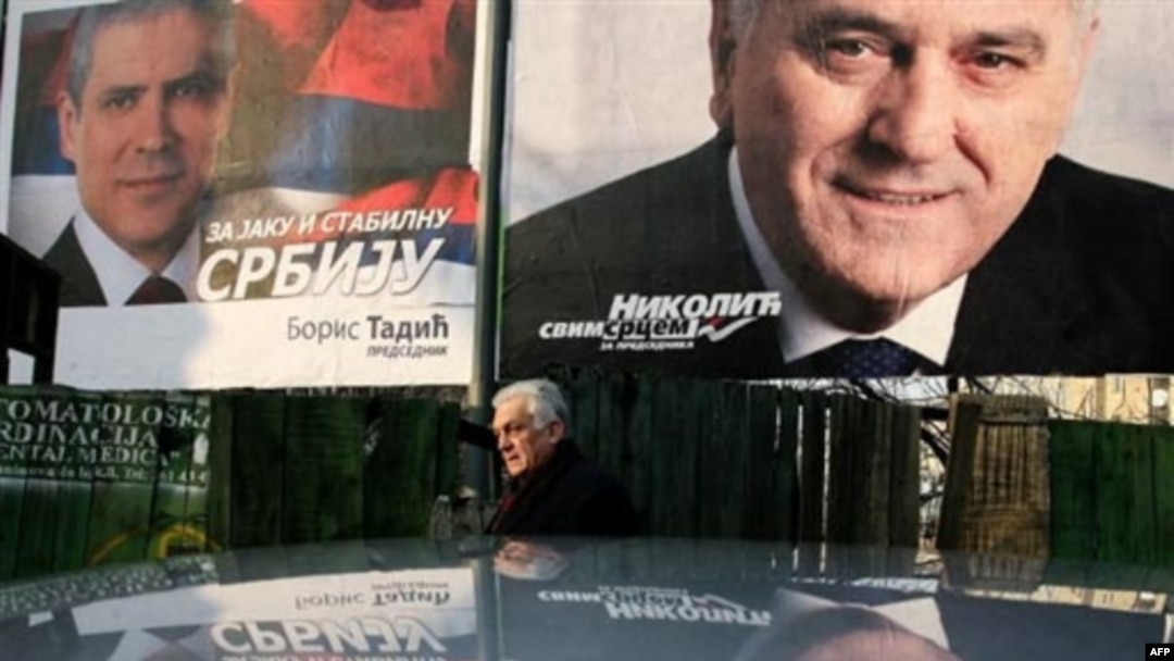 predizborni plakati: Boris Tadić (L) i Tomislav Nikolić (D) 