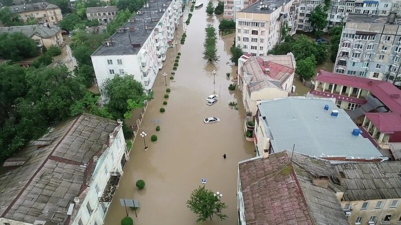 Как Аксенов переплыл Керчь: сотни домов и улиц в Крыму оказались затоплены (+видео)