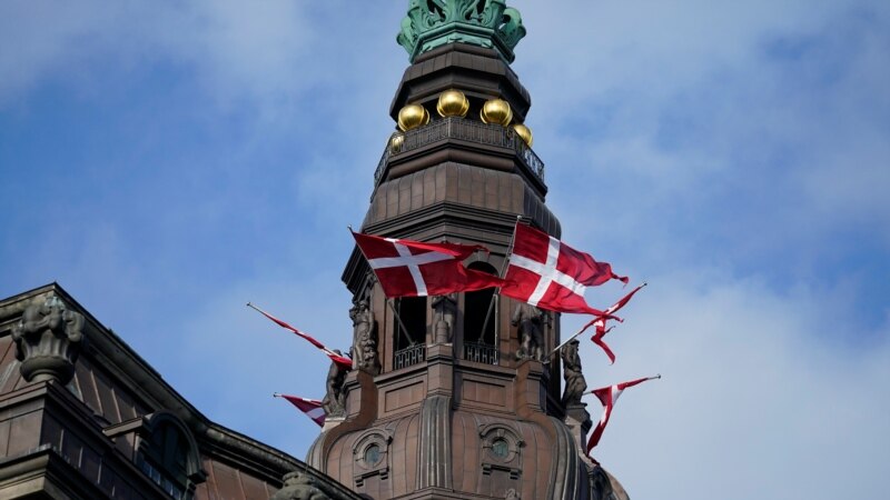Судири меѓу демонстрантите и полицијата против корона-рестрикциите во Копенхаген