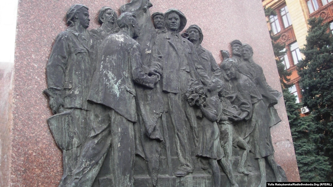 Scores of Dnipropetrovsk streets and boulevards, not to mention monuments like this one, will be affected by Ukraine's new decommunization law. 