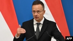 پیتر سیارتو، وزیر خارجه مجارستان