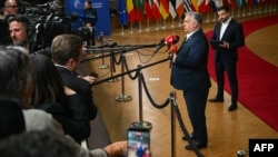 Prim-ministrul Ungariei, Viktor Orban, vorbind la o conferință de presă cu ocazia summitului UE, la sediul Uniunii Europene din Bruxelles, pe 19 martie 2026.