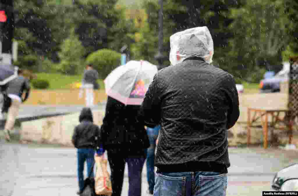 Azerbaijan, Baku rain