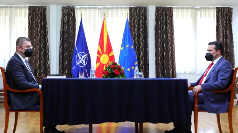 Мицкоски чека оставка од Заев, а СДСМ дали тој ќе формира нова влада