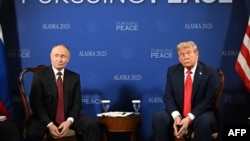 Орусиянын президенти Путин менен АКШнын лидери Трамп Аляскада, 15-август, 2025-жыл.