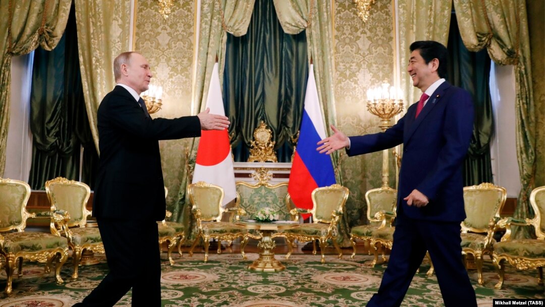  Vladimir Putin i Shinzo Abe u Moskvi