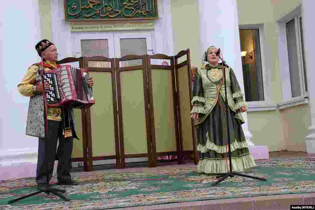 &ldquo;Ак калфак&rdquo; оешмасы әгъзасы Резеда Ходайбирдина 