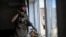 Український військовий у будівлі в прифронтовій Дружківці, Донеччина, серпень 2026 року