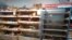 В магазинах наблюдается повышенный спрос на некоторые продукты