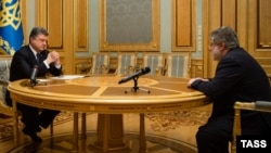 Ուկրաինայի նախագահ Պետրո Պորոշենկոյի հանդիպումը Դնեպրոպետրովսկի նահանգապետ Իգոր Կոլոմոյսկու հետ, 25-ը մարտի, 2015թ.