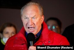 Valery Rashkin addresses supporters during a rally in Moscow in September to protest the results of parliamentary elections.