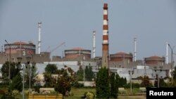 Președintele ucrainean Volodimir Zelenski a declarat că Europa s-a confruntat joi cu perspectiva unui dezastru nuclear, când centrala nucleară Zaporojie, ocupată de Rusia, a fost deconectată de la rețeaua electrică a Ucrainei.