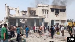 ირანის სახელმწიფო ტელევიზიის მიერ 2026 წლის 28 თებერვალს გადაღებულ ფოტოზე ჩანს ის ადგილი, სადაც მინაბში, გოგონათა სკოლაზე აშშ-ისა და ისრაელის სისხლიანი დარტყმა განხორციელდა.