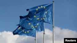 Flamuj të BE-së. Fotografi ilustruese nga arkivi. 