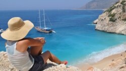 Çətin Gürcün son bir ildə Ankarada, İstanbuldakı terror olaylarının turizmə mənfi təsir etdiyini deyir