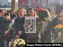 Шествие после гражданской панихиды