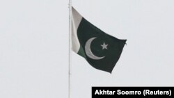 د پاکستان بیرغ