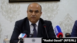 Аҳтам Абдуллозода, раиси Хадамоти иҷро.