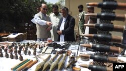 Пакистанские службы безопасности периодически обнаруживают крупные склады оружия возле границы с Афганистаном