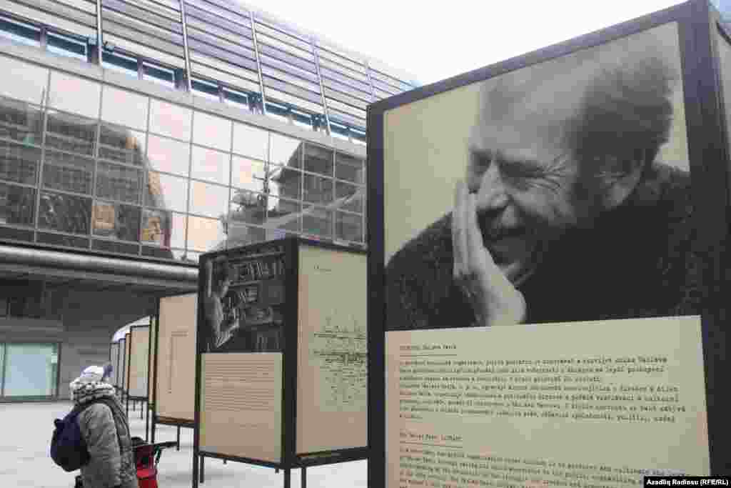 Praqada tanınmış dissident, yazar və Çexiyanın keçmiş prezidenti Vaslav Havelin (1936-2011) qrafik şeirlərindən ibarət sərgi açılıb. 
