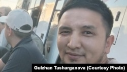 Miras Taşarganow Gazagystan-Russiýa serhedinden maşgalasyna suratlar we wideo iberdi.