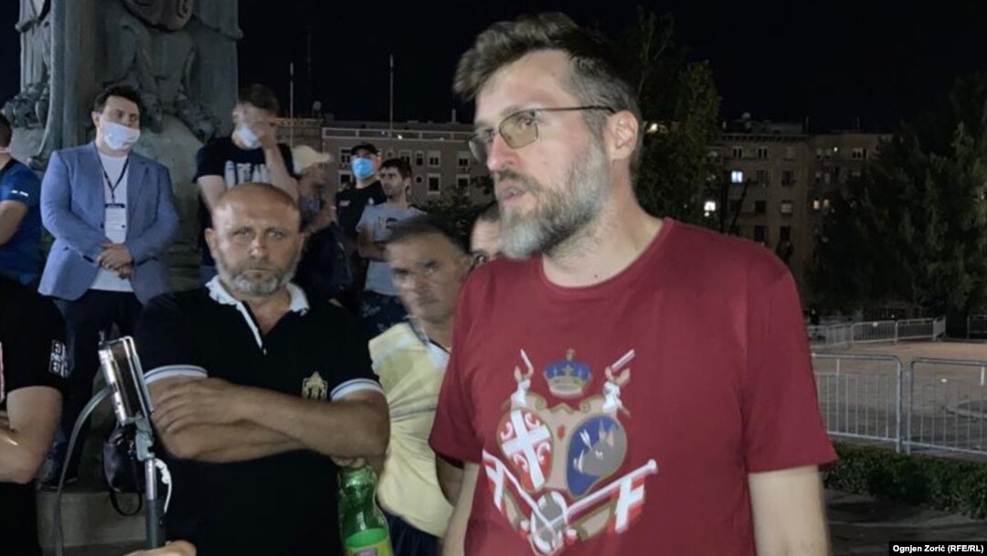 Srđan Nogo na protestu ispred Skupštine Srbije u Beogradu, 9. jul 2020.