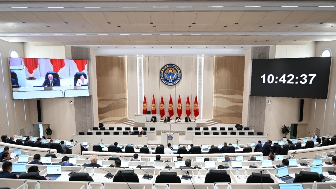 Көрші трахает көрші в киску с қалың мүшесі порно