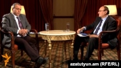 Armenia - Hrant Bagratian (L), an opposition candidate in the presidential election, is interviewed by Harry Tamrazian, director of RFE/RL's Armenian Service, Yerevan, 27Jan2013.