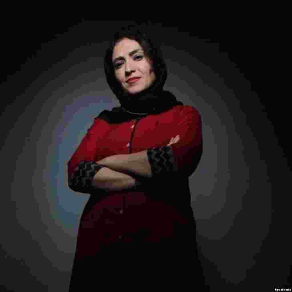 Ovo je Yalda Moaiery.Teheran ju je optužio da je fotografije dostavljala organizacijama povezanim sa Sjedinjenim Američkim Državama i Izraelom, kao i da je davala intervjue medijima koje iranske vlasti smatraju neprijateljskim.